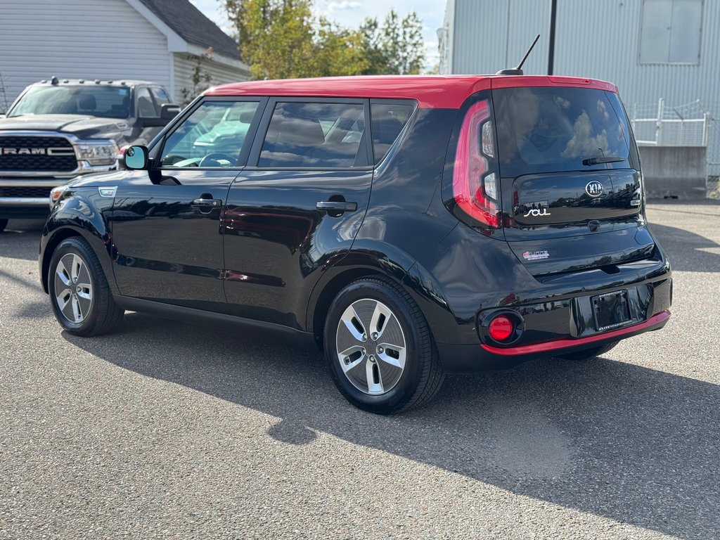 2018  SOUL EV EV LUXURY // 100% ÉLECTRIQUE // PNEUS HIVERS ET MAG INCLUS in Sherbrooke, Quebec - 4 - w1024h768px