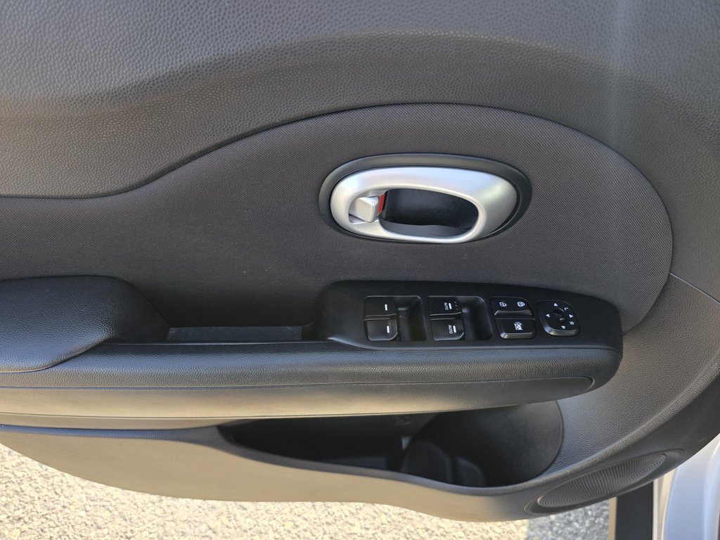 2015 Kia Soul in Rivière-du-Loup, Quebec - 9 - w1024h768px