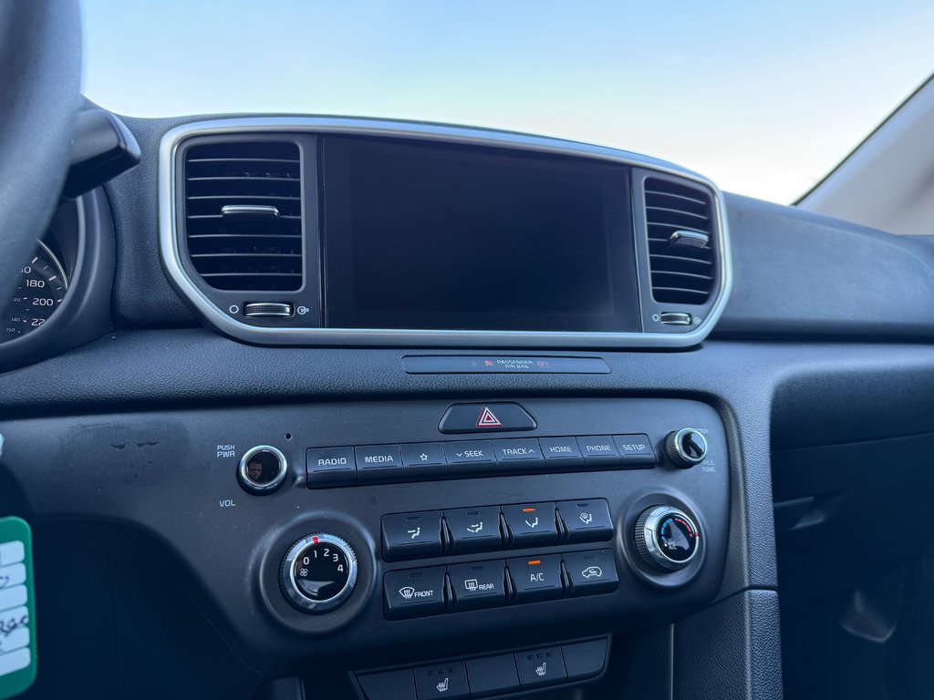 2020 Kia Sportage in Drummondville, Quebec - 17 - w1024h768px