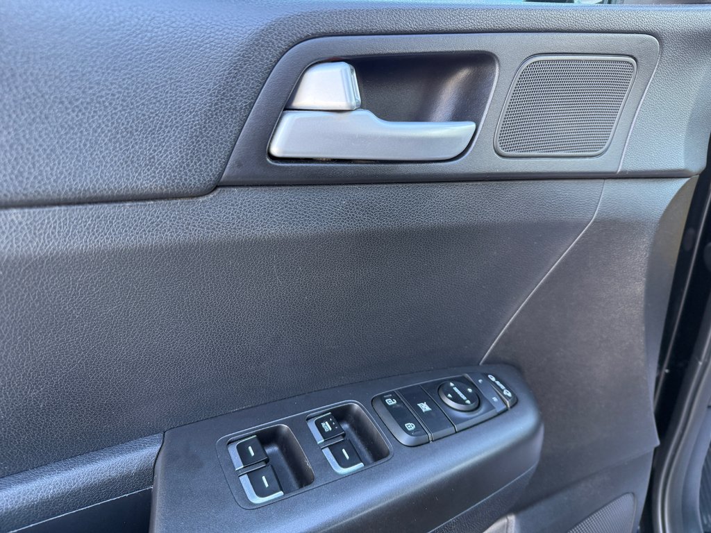 2020 Kia Sportage in Drummondville, Quebec - 11 - w1024h768px