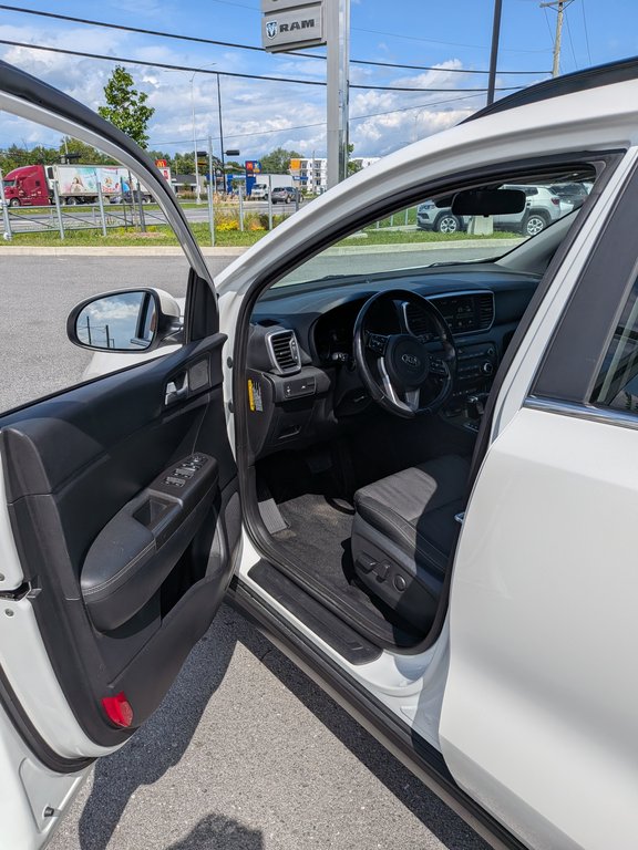 2020 Kia Sportage in Saint-Hyacinthe, Quebec - 9 - w1024h768px