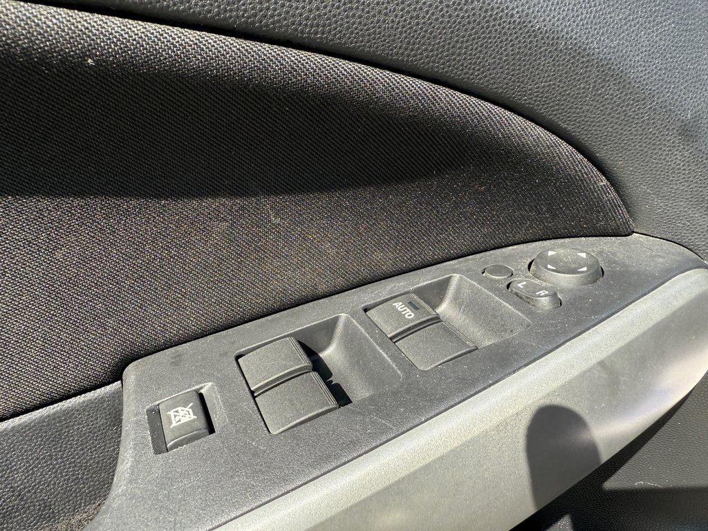 2014 Mazda 2 GS in Drummondville, Quebec - 11 - w1024h768px