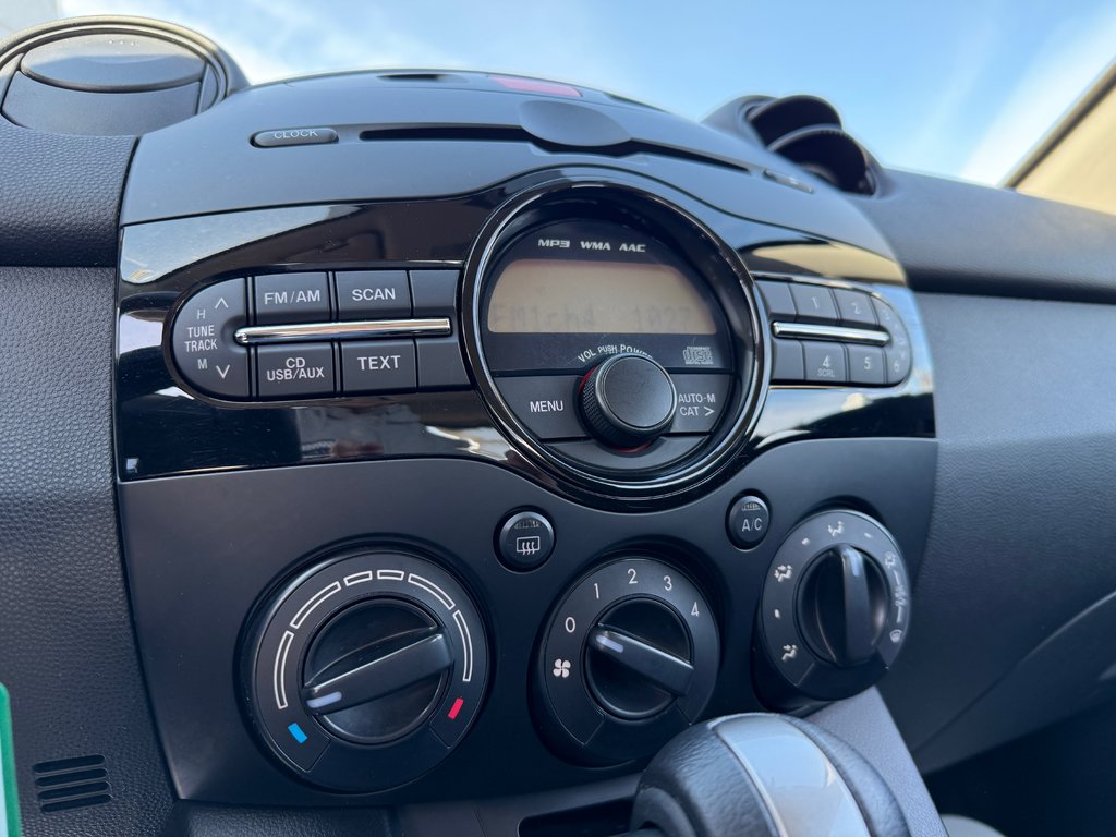 2014 Mazda 2 GS in Drummondville, Quebec - 16 - w1024h768px