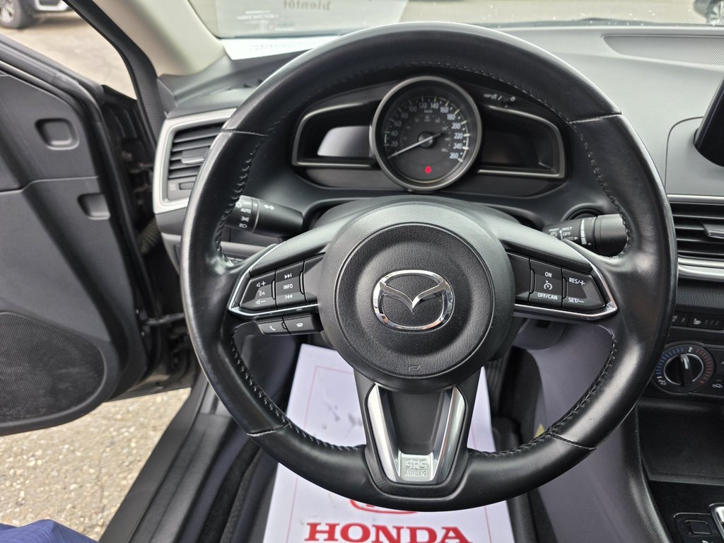 Mazda 3  2018 à Rivière-du-Loup, Québec - 12 - w1024h768px