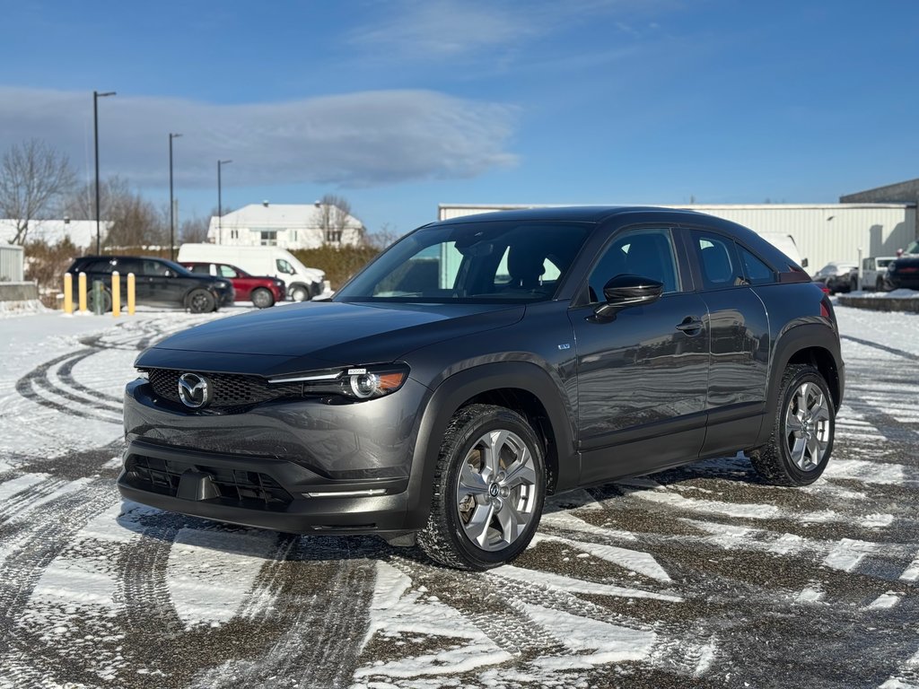 2023  MX-30 EV GS ÉLECTRIQUE // APPLECARPLAY // SIEGES CHAUFFANTS in Sherbrooke, Quebec - 1 - w1024h768px