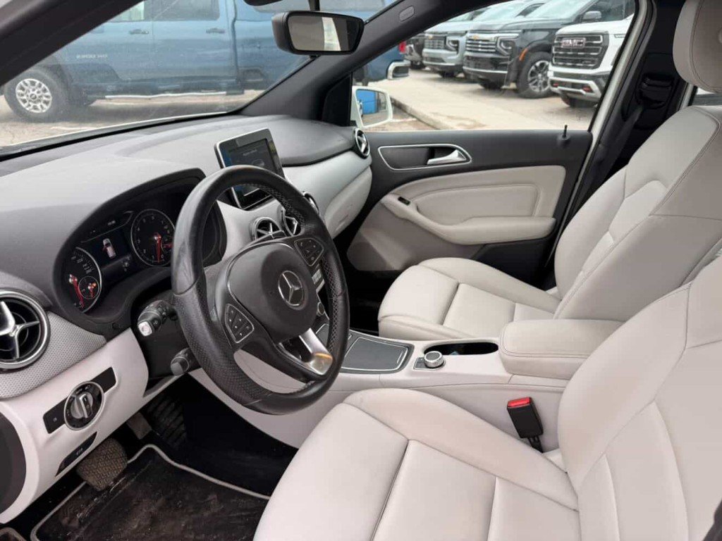 2017 Mercedes-Benz B-Class B 250 Sports Tourer in Quebec, Quebec - 10 - w1024h768px