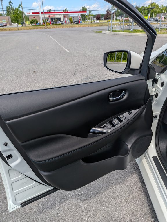 2023 Nissan LEAF SV PLUS in Saint-Hyacinthe, Quebec - 8 - w1024h768px