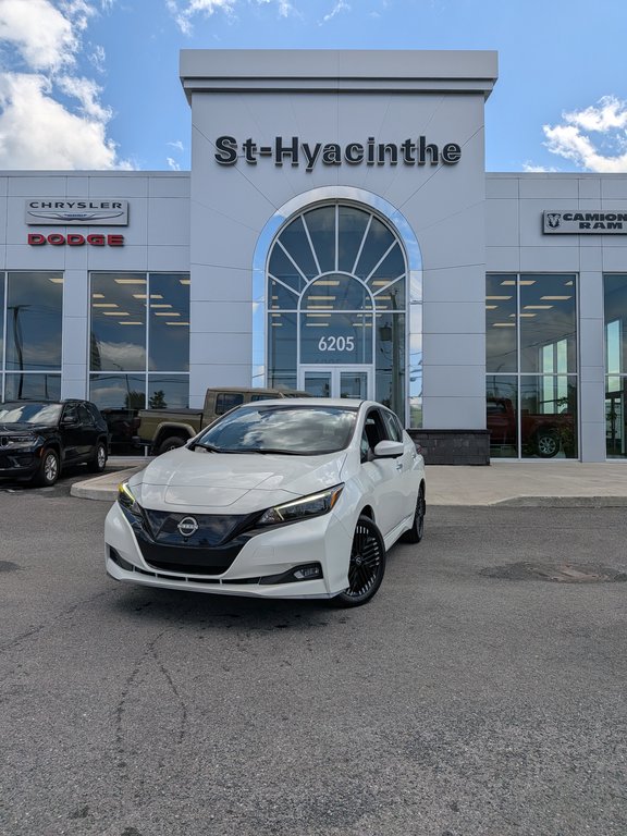 2023 Nissan LEAF SV PLUS in Saint-Hyacinthe, Quebec - 1 - w1024h768px