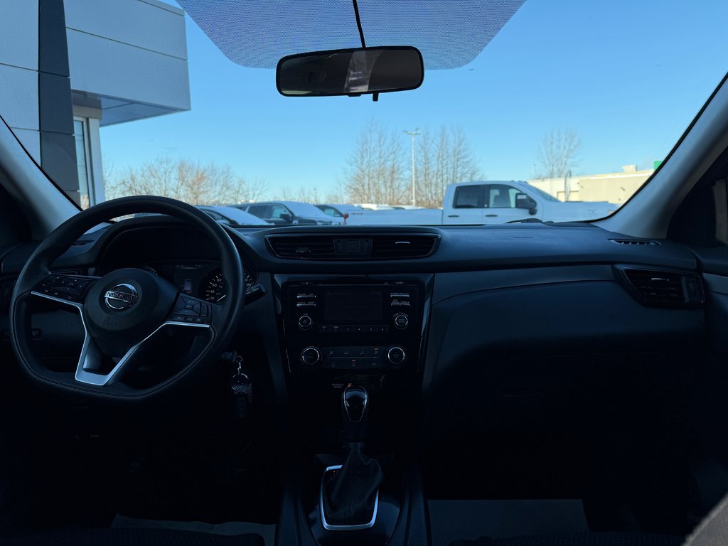 2017 Nissan Qashqai S in Drummondville, Quebec - 9 - w1024h768px