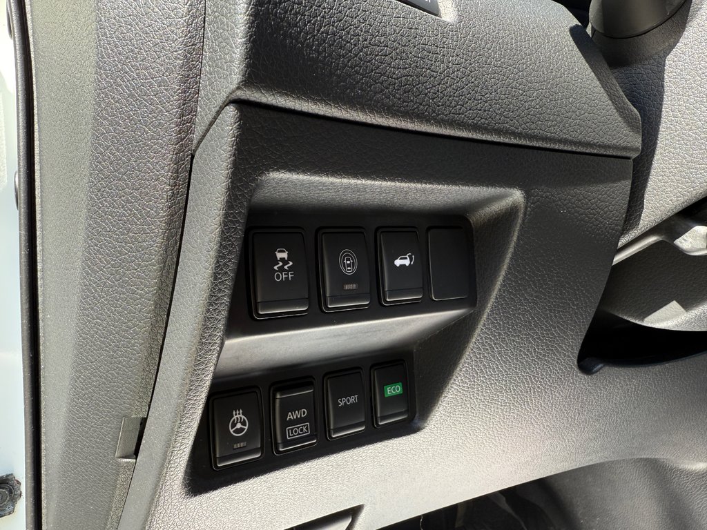 2017 Nissan Rogue SL in Drummondville, Quebec - 12 - w1024h768px