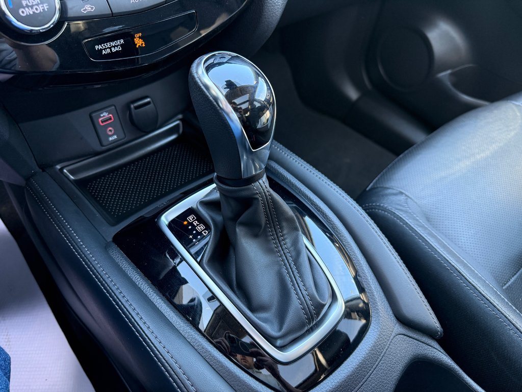 2017 Nissan Rogue SL in Drummondville, Quebec - 18 - w1024h768px