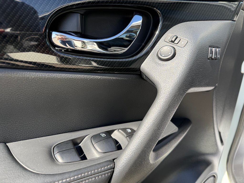 2017 Nissan Rogue SL in Drummondville, Quebec - 11 - w1024h768px