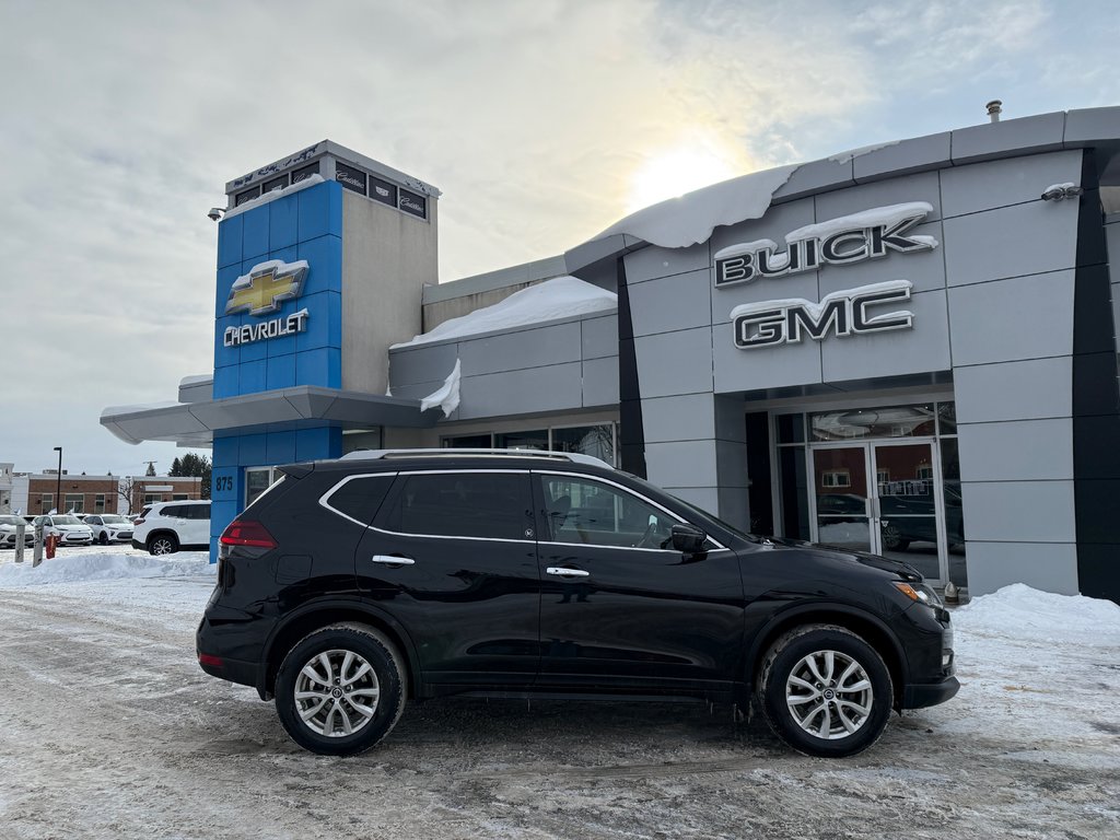 Nissan Rogue SV 2020 à Drummondville, Québec - 3 - w1024h768px