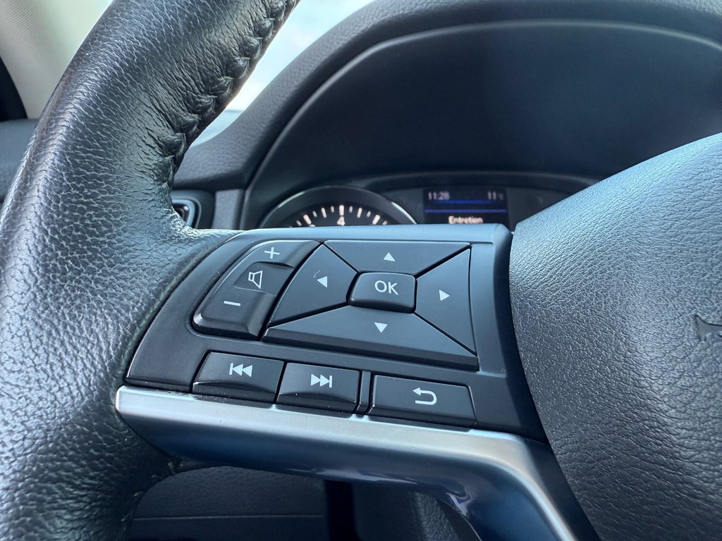 2020 Nissan Rogue SV in Drummondville, Quebec - 13 - w1024h768px