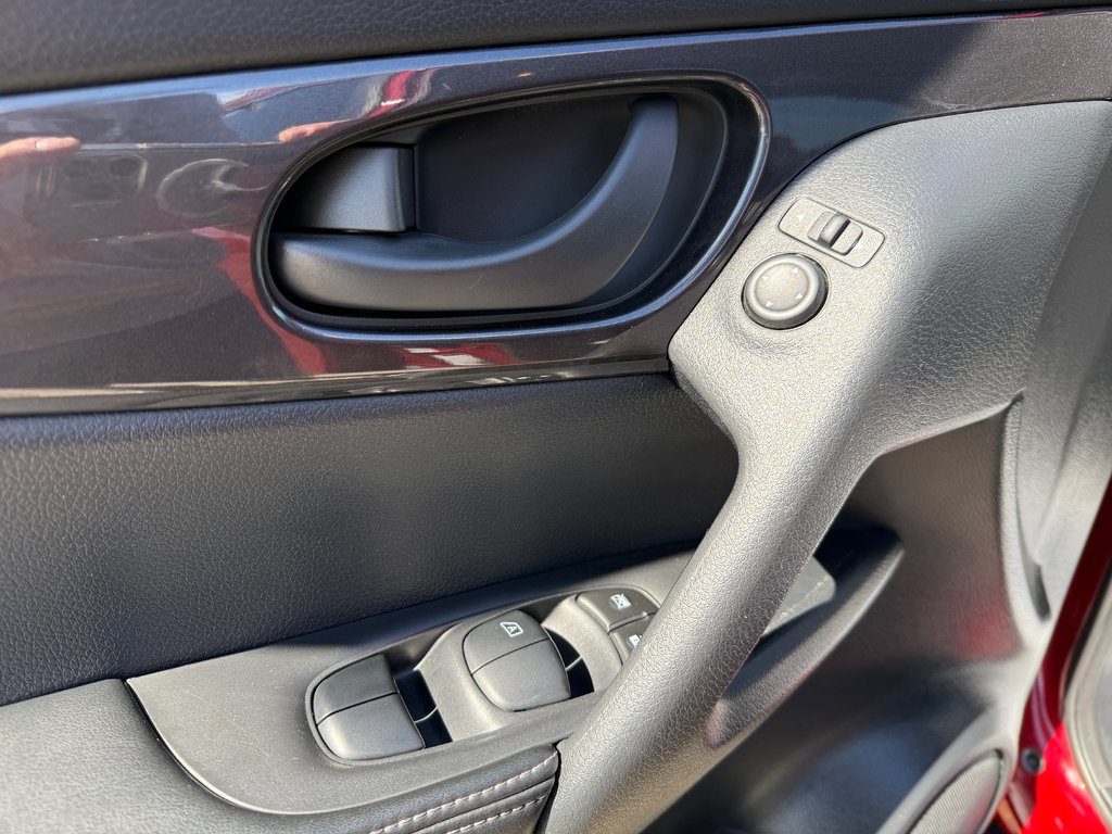 2020 Nissan Rogue SV in Drummondville, Quebec - 10 - w1024h768px