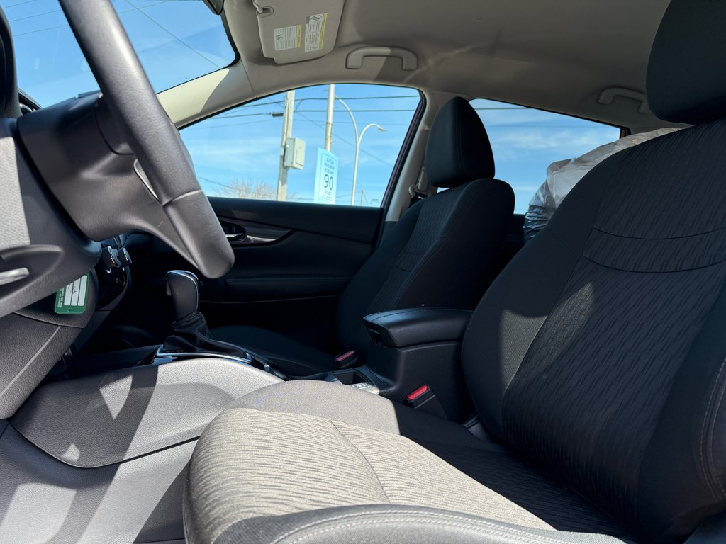 2020 Nissan Rogue SV in Drummondville, Quebec - 8 - w1024h768px