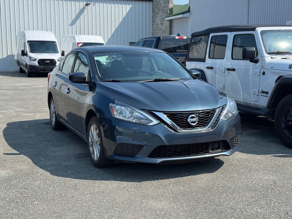 Nissan Sentra SV // TOIT // SIÈGES CHAUFFANTS 2018 à Sherbrooke, Québec - 1 - w1024h768px