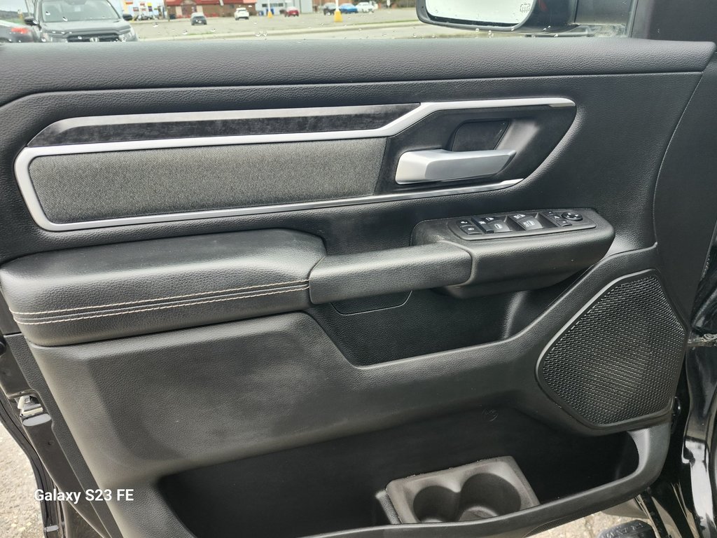 Ram 1500 BIG HORN CREW CAB 4X4  2022 à Rivière-du-Loup, Québec - 13 - w1024h768px