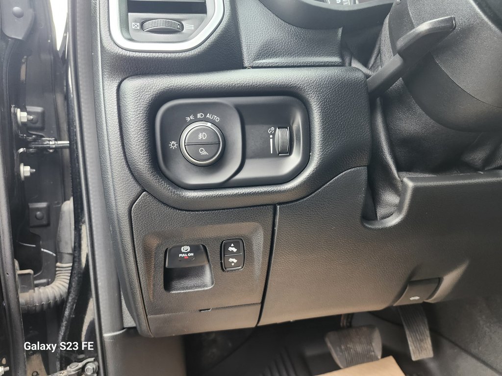 Ram 1500 BIG HORN CREW CAB 4X4  2022 à Rivière-du-Loup, Québec - 14 - w1024h768px