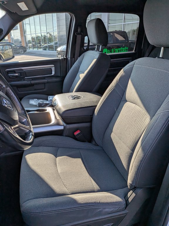 2021 Ram 1500 Classic Warlock in Saint-Hyacinthe, Quebec - 12 - w1024h768px