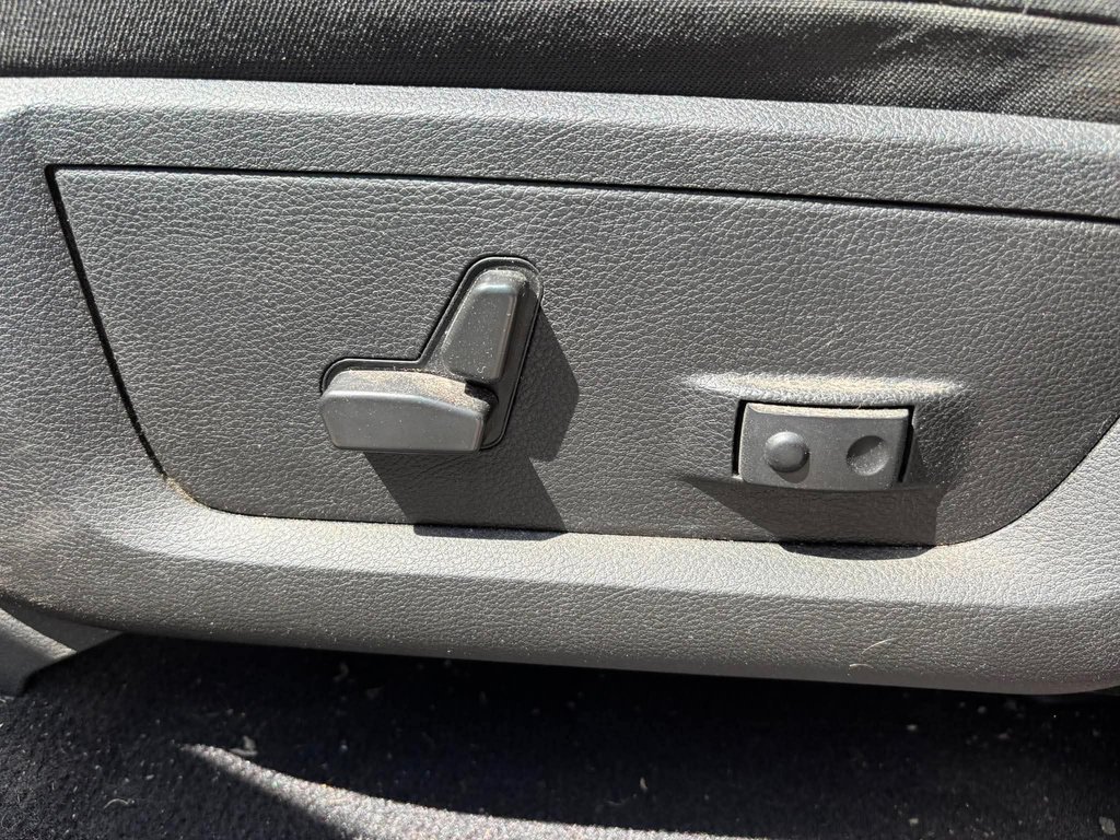2022 Ram 1500 Classic EXPRESS // QUAD CAB // BOÎTE 6.4'' in Sherbrooke, Quebec - 10 - w1024h768px