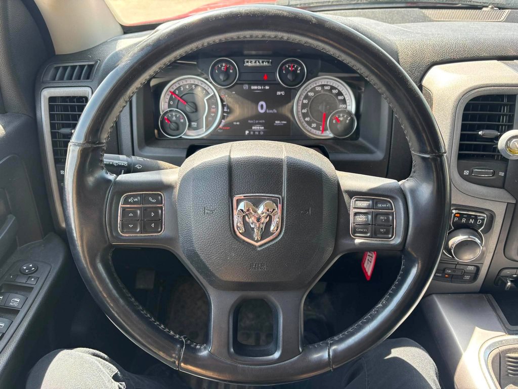 2022 Ram 1500 Classic EXPRESS // QUAD CAB // BOÎTE 6.4'' in Sherbrooke, Quebec - 7 - w1024h768px