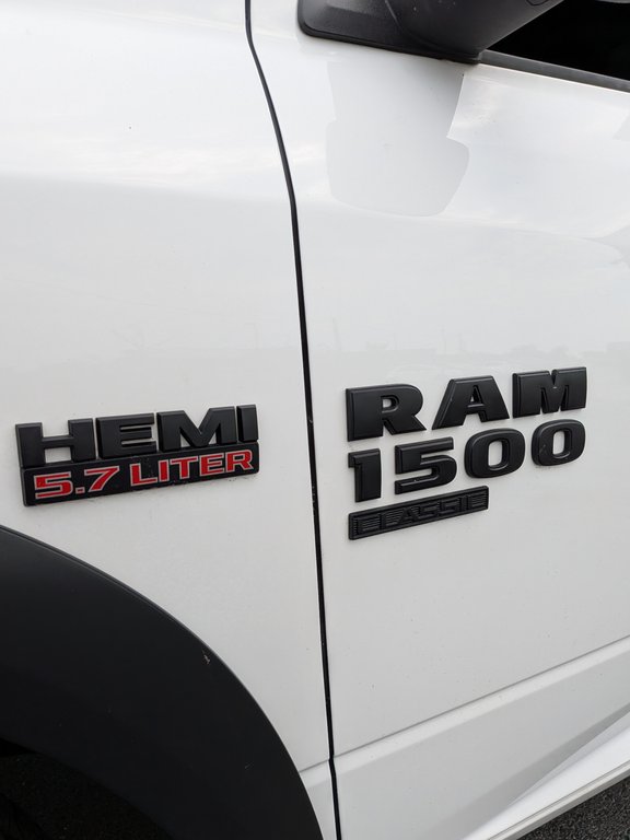 2022 Ram 1500 Classic Warlock in Saint-Hyacinthe, Quebec - 7 - w1024h768px