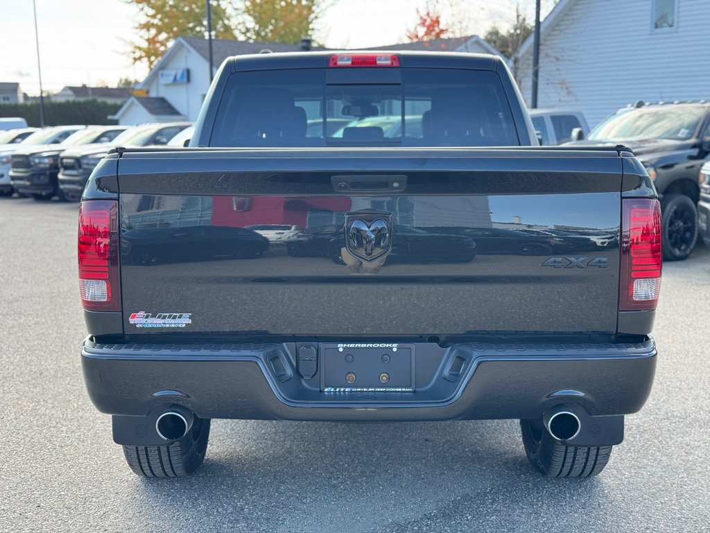 1500 SPORT CREW CAB 4X4 // V8 // BAS KILO !!! 2017 à Sherbrooke, Québec - 6 - w1024h768px