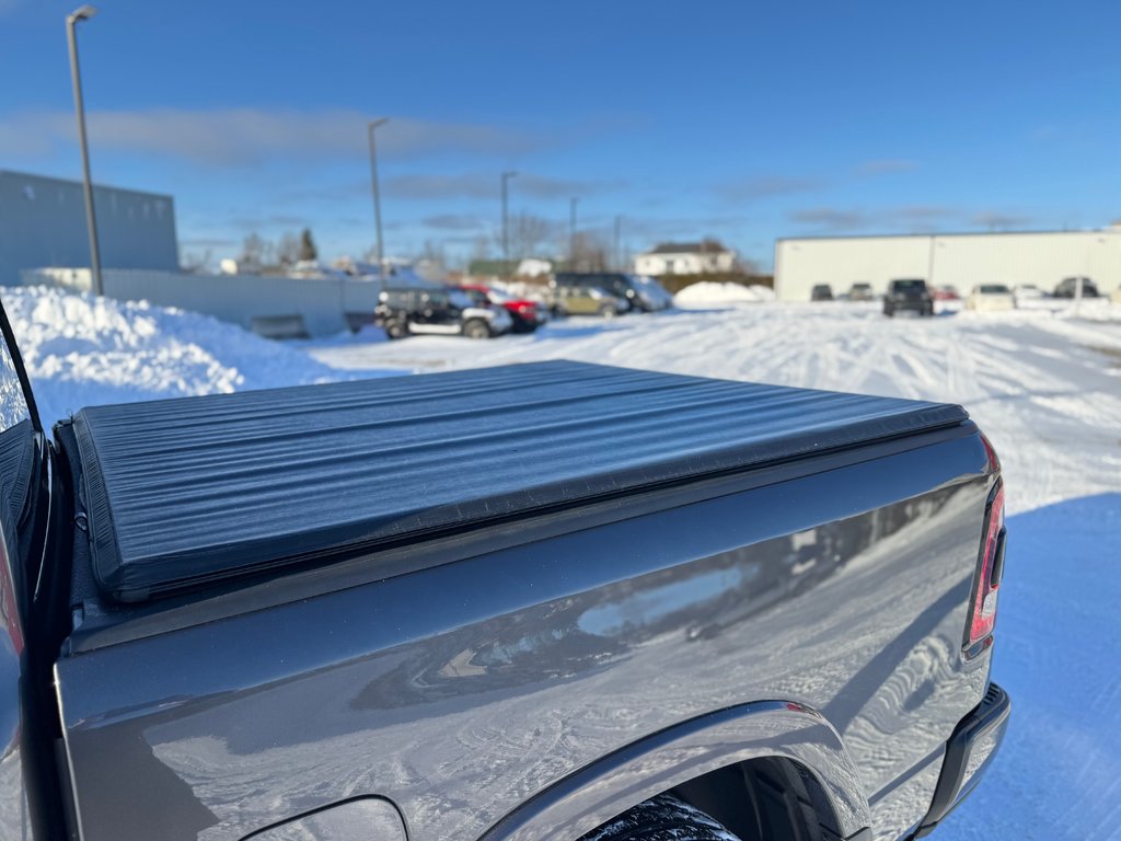 2020 Ram 1500 LARAMIE NIGHT EDITION CREW CAB 4X4 in Sherbrooke, Quebec - 7 - w1024h768px