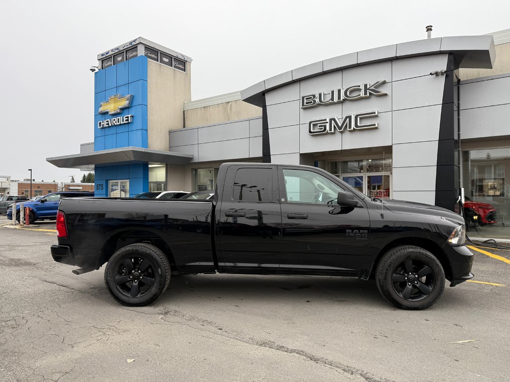 Ram 1500 4WD Quad Cab Express 2021 à Drummondville, Québec - 3 - w1024h768px