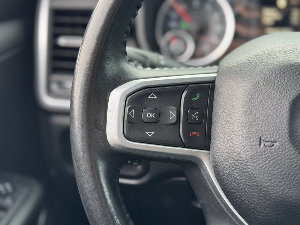 2021 Ram 1500 BIGHORN QUADCAB 4X4 // ROUES 20'' in Sherbrooke, Quebec - 13 - w1024h768px