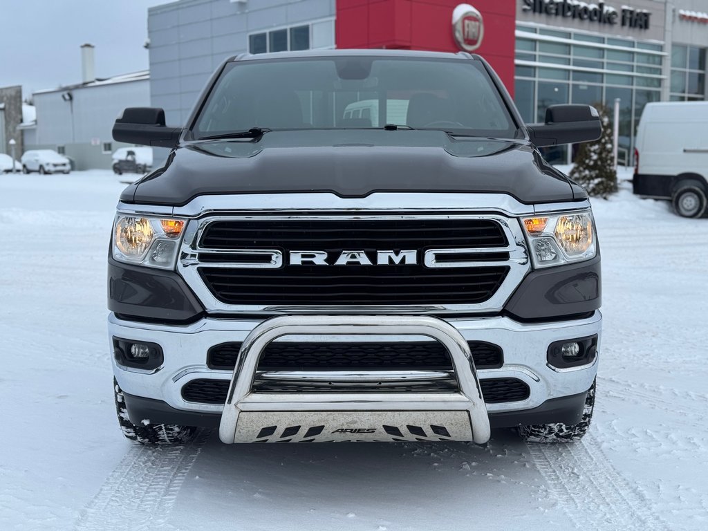 2021 Ram 1500 BIGHORN QUADCAB 4X4 // ROUES 20'' in Sherbrooke, Quebec - 3 - w1024h768px