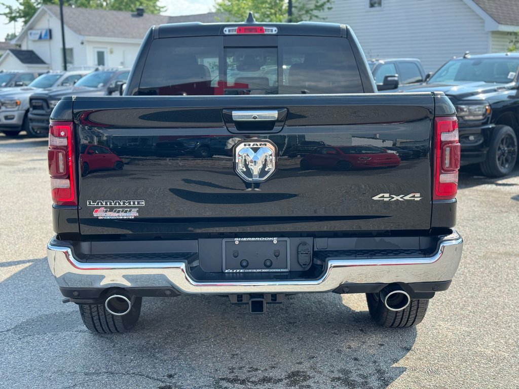 1500 LARAMIE 4X4 CREW CAB | V8 | TOIT PANORAMIQUE 2022 à Sherbrooke, Québec - 6 - w1024h768px