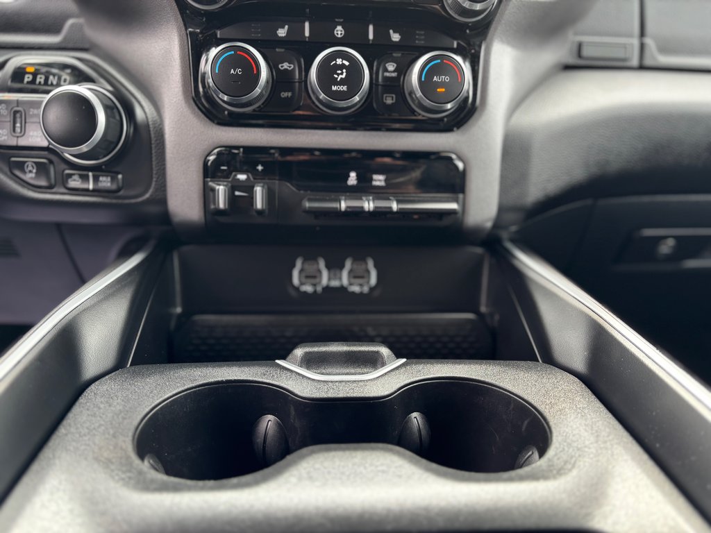 2023 Ram 1500 BIG HORN 4X4 CREW CAB // V8 // BACK COUNTRY in Sherbrooke, Quebec - 16 - w1024h768px
