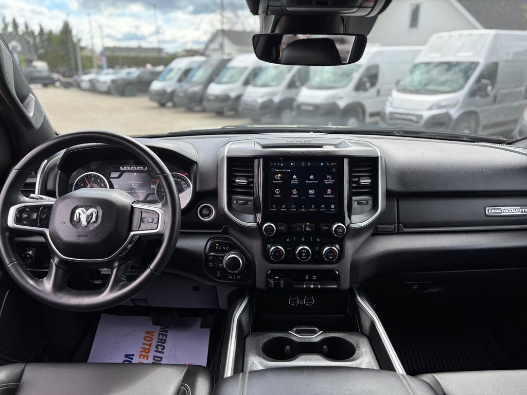 2023 Ram 1500 BIG HORN 4X4 CREW CAB // V8 // BACK COUNTRY in Sherbrooke, Quebec - 11 - w1024h768px