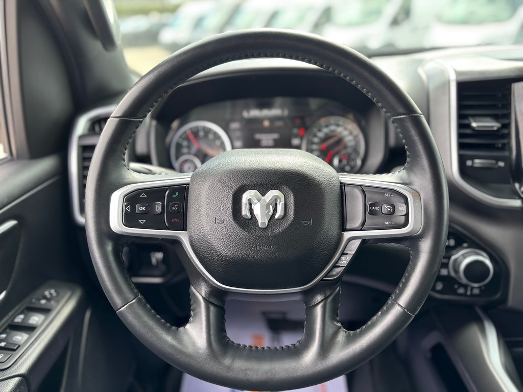 2023 Ram 1500 BIG HORN 4X4 CREW CAB // V8 // BACK COUNTRY in Sherbrooke, Quebec - 12 - w1024h768px