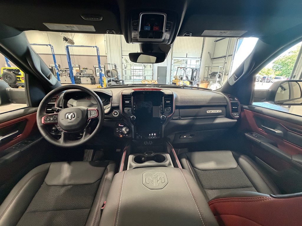 2026 Ram 1500 REBEL in Saint-Hyacinthe, Quebec - 13 - w1024h768px