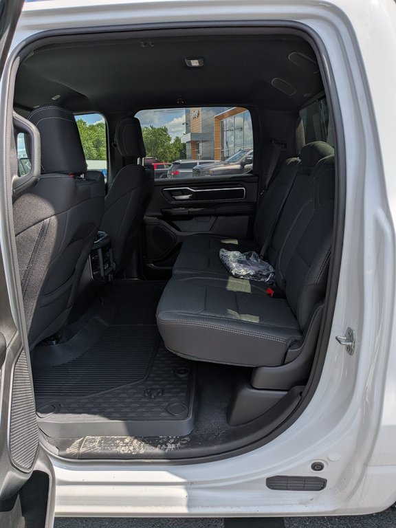 2026 Ram 1500 Big Horn in Saint-Hyacinthe, Quebec - 12 - w1024h768px