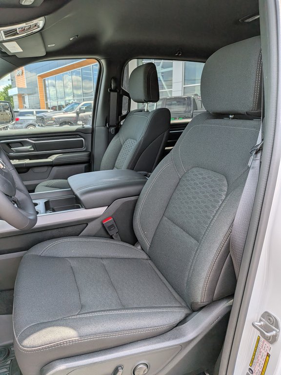 2026 Ram 1500 Big Horn in Saint-Hyacinthe, Quebec - 11 - w1024h768px
