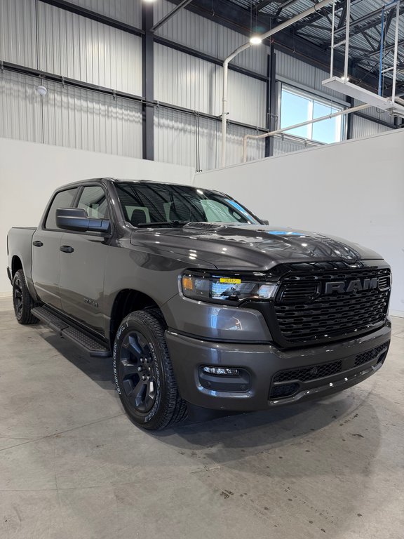 2026 Ram 1500 EXPRESS in Saint-Hyacinthe, Quebec - 3 - w1024h768px