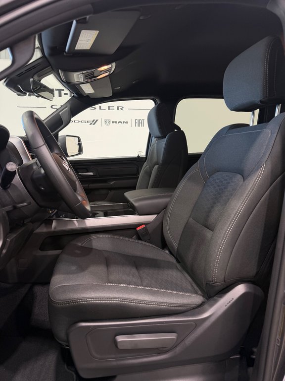 2026 Ram 1500 EXPRESS in Saint-Hyacinthe, Quebec - 9 - w1024h768px