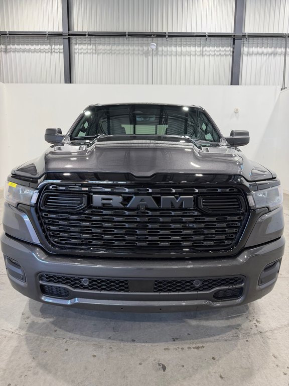 2026 Ram 1500 EXPRESS in Saint-Hyacinthe, Quebec - 2 - w1024h768px
