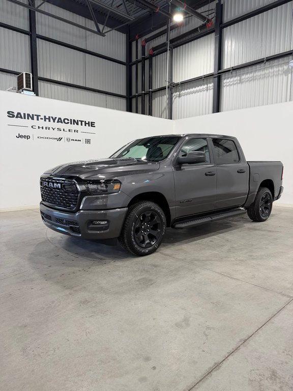 2026 Ram 1500 EXPRESS in Saint-Hyacinthe, Quebec - 1 - w1024h768px
