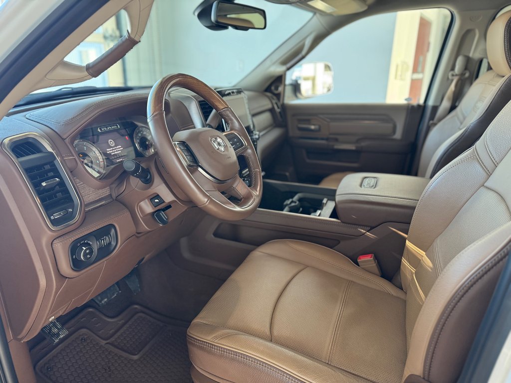 Ram 3500 LARAMIE // LONGHORN // 3500 / DUALLY 2019 à Sherbrooke, Québec - 2 - w1024h768px