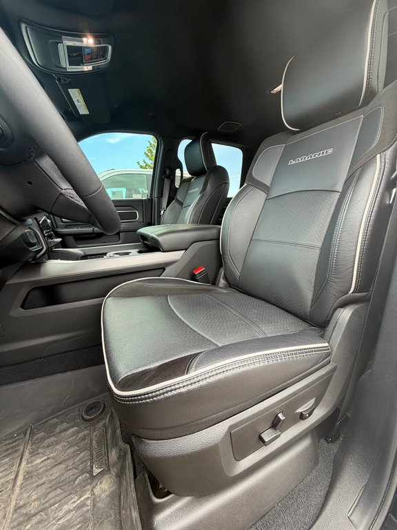 2025 Ram 3500 Laramie in Saint-Hyacinthe, Quebec - 7 - w1024h768px