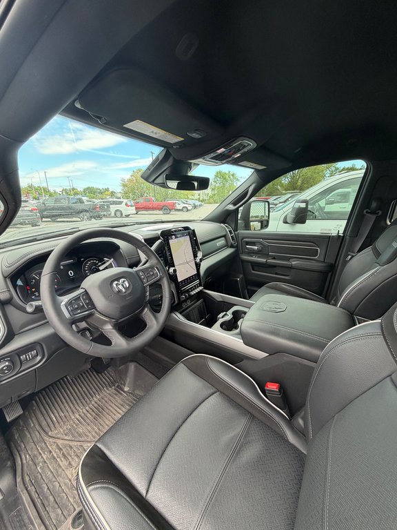 2025 Ram 3500 Laramie in Saint-Hyacinthe, Quebec - 6 - w1024h768px