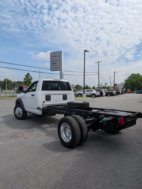 2025 Ram 5500 Chassis Tradesman in Saint-Hyacinthe, Quebec - 2 - w1024h768px