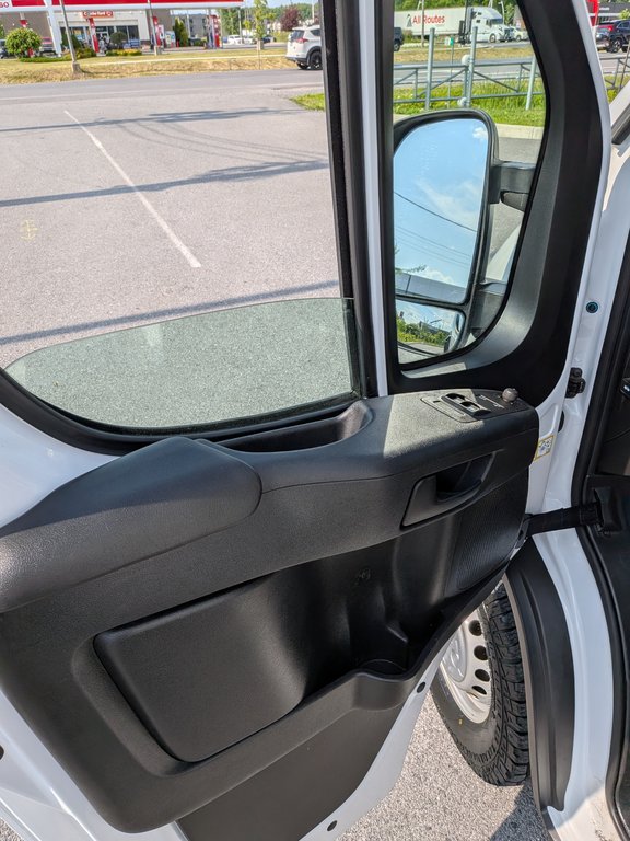2025 Ram ProMaster Cargo Van Tradesman in Saint-Hyacinthe, Quebec - 4 - w1024h768px