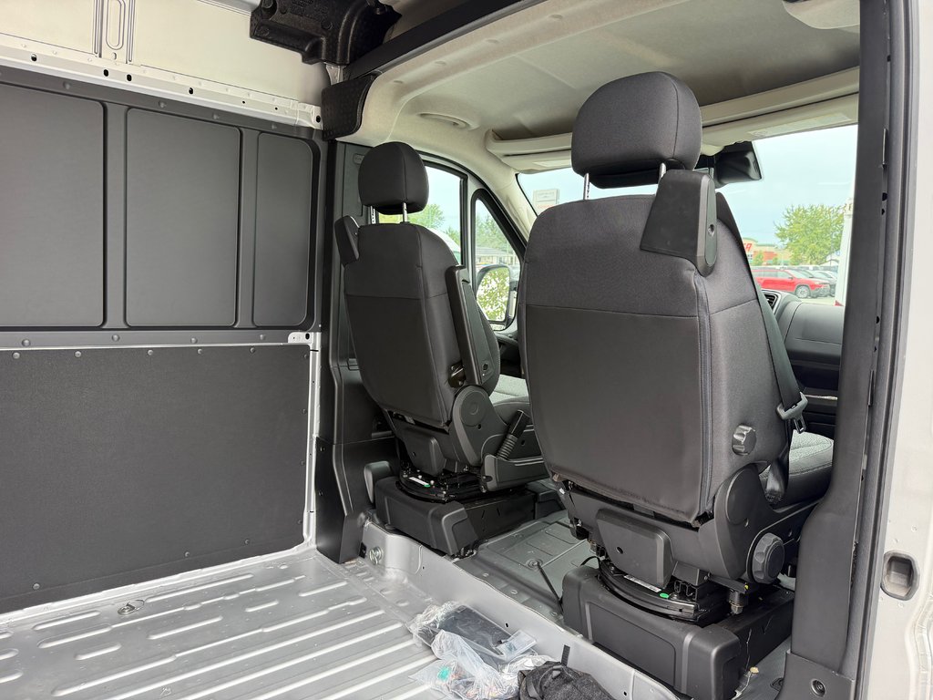 Ram ProMaster Cargo Van 2500 SLT+ 2025 à Sherbrooke, Québec - 7 - w1024h768px