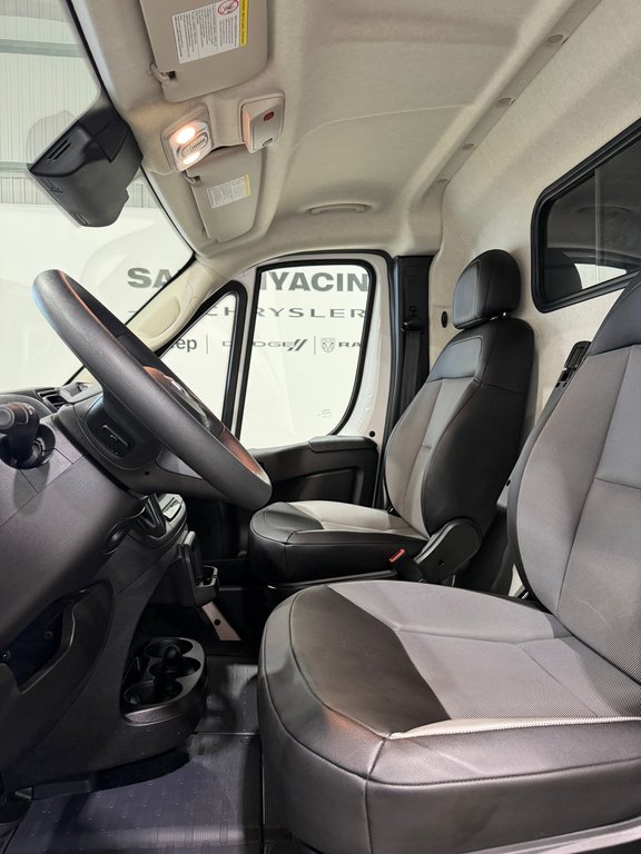 2025 Ram ProMaster Cargo Van Tradesman in Saint-Hyacinthe, Quebec - 10 - w1024h768px